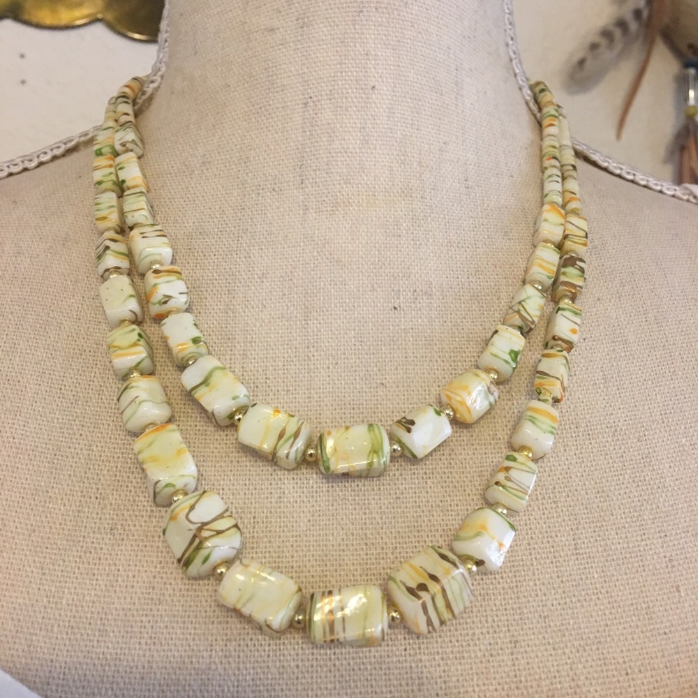 Vintage 60s double strand graduated bead necklace